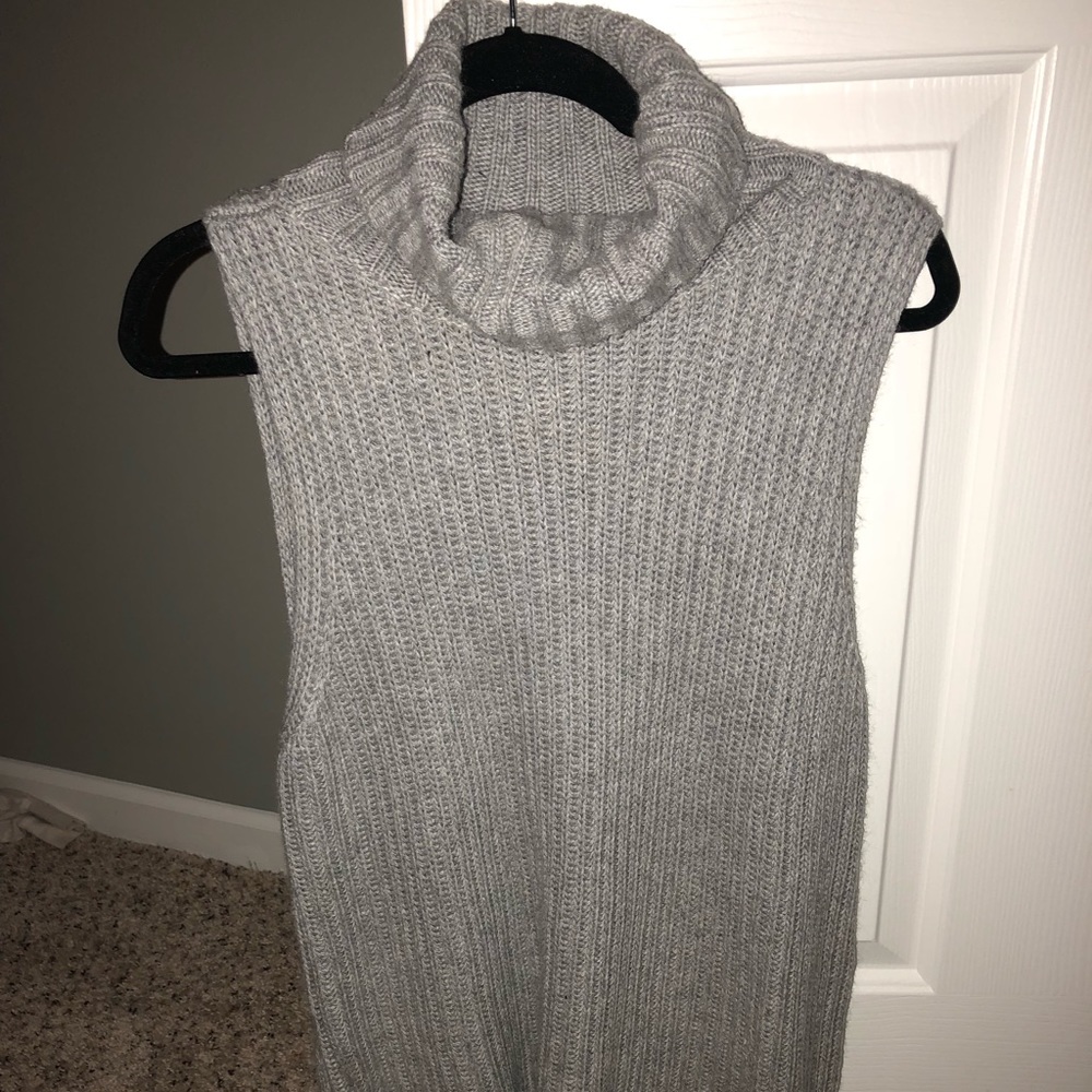 J.O.A Los Angeles grey sleeveless  sweater